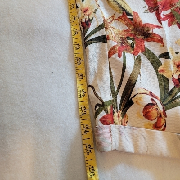 Chico's size 1 (8-10) ankle cream color with floral pants. Has matching belt. - Picture 4 of 15